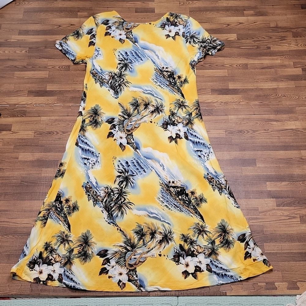 Vintage Hilo Hattie Hawaiian Dress dize small Made in Hawaii